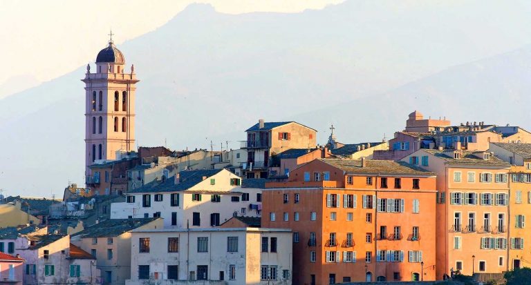 Découvrez la Corse