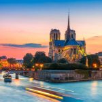 Paris by night en voiture chic et rétro