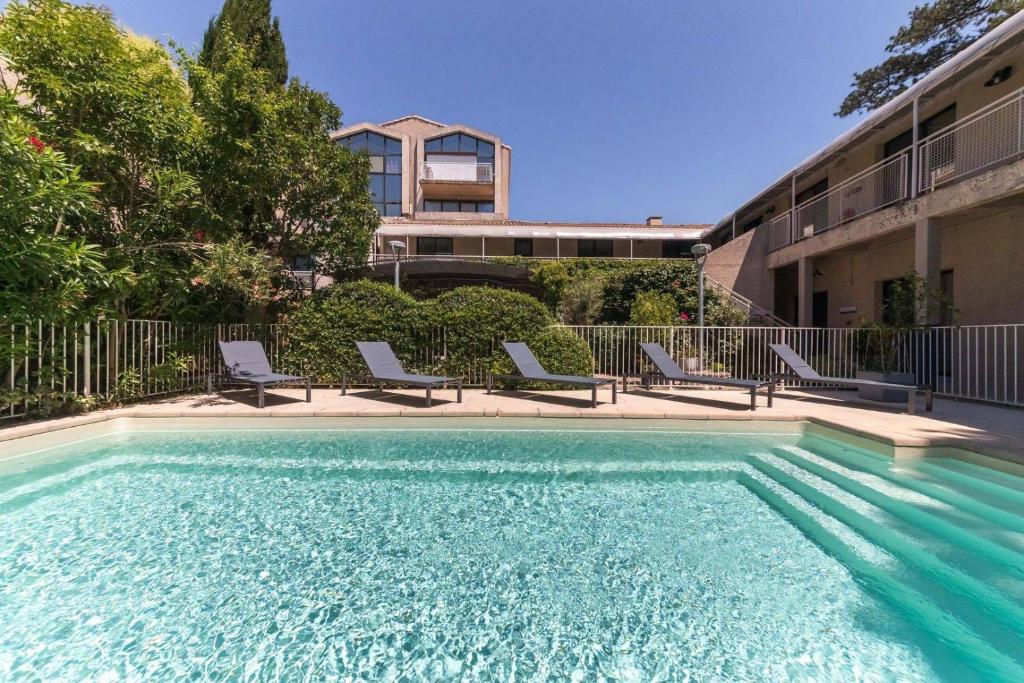 Hôtel Cantosorgue L'Isle-sur-la-Sorgue bord de rivière